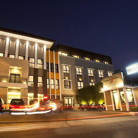 Jentra Dagen Hotel Malioboro Джокьякарта Экстерьер фото