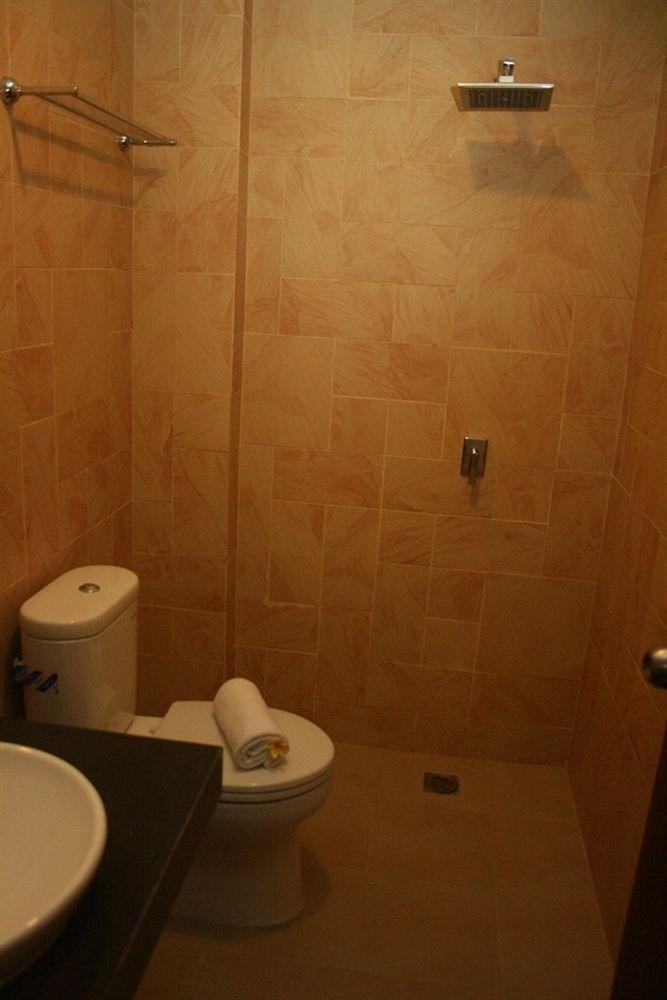 Jentra Dagen Hotel Malioboro Джокьякарта Экстерьер фото