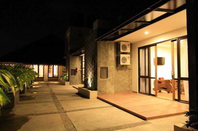 Jentra Dagen Hotel Malioboro Джокьякарта Экстерьер фото