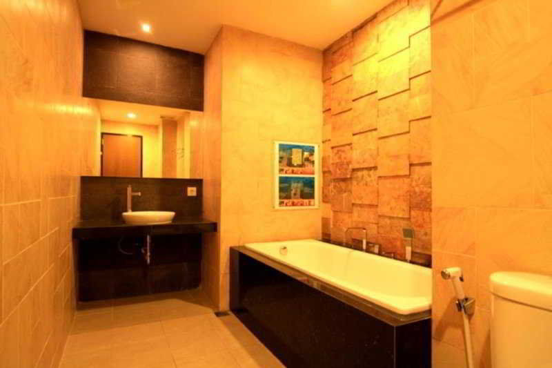 Jentra Dagen Hotel Malioboro Джокьякарта Экстерьер фото