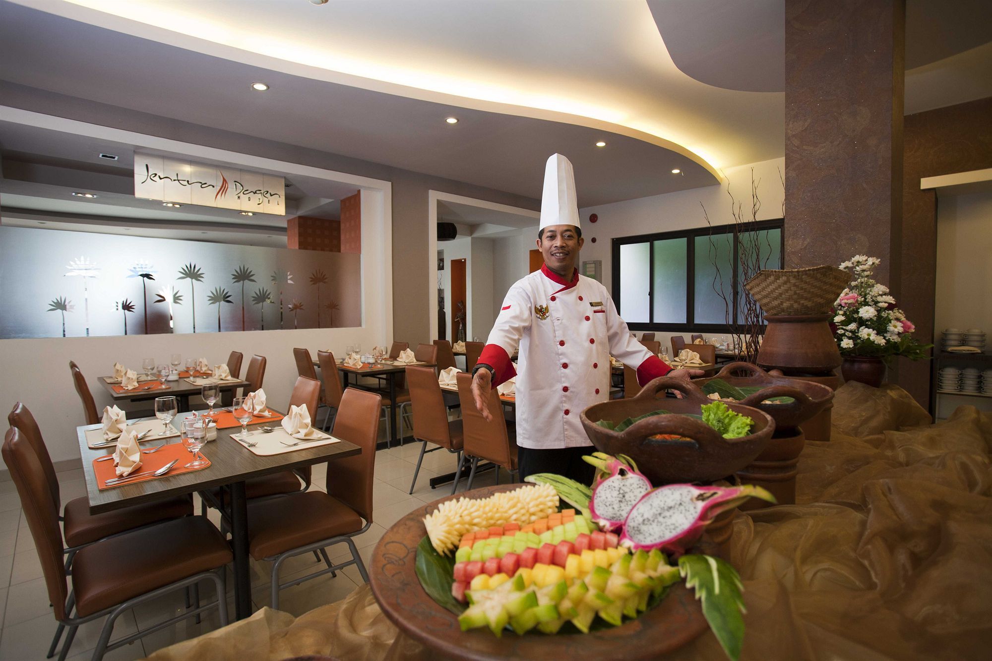 Jentra Dagen Hotel Malioboro Джокьякарта Экстерьер фото